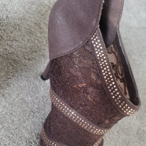 Bella Marie Brown lace heels - Picture 5 of 12